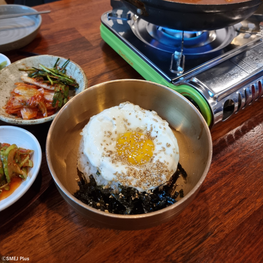 龍山(ヨンサン)にある섬집(ソムチプ)のビビンパ