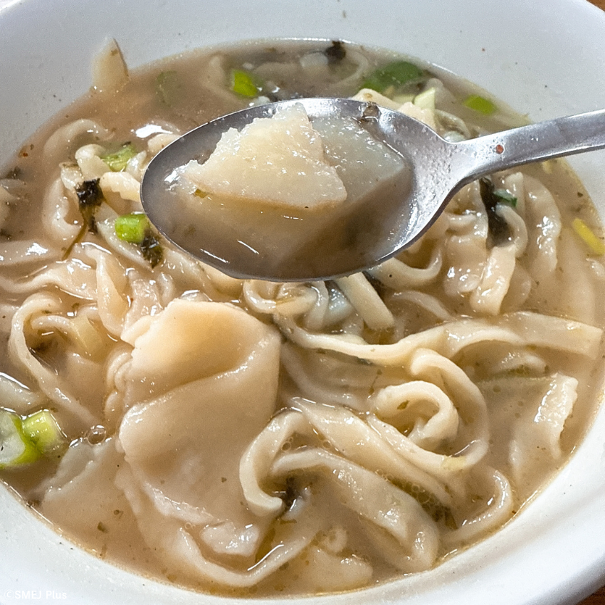 益善洞(イクソンドン)にある종로할머니칼국수(鐘路ハルモニカルグクス)のカルジェビ