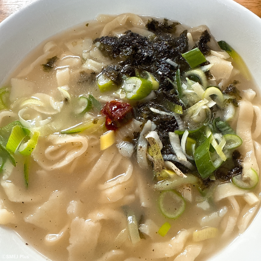 益善洞(イクソンドン)にある종로할머니칼국수(鐘路ハルモニカルグクス)のカルジェビ