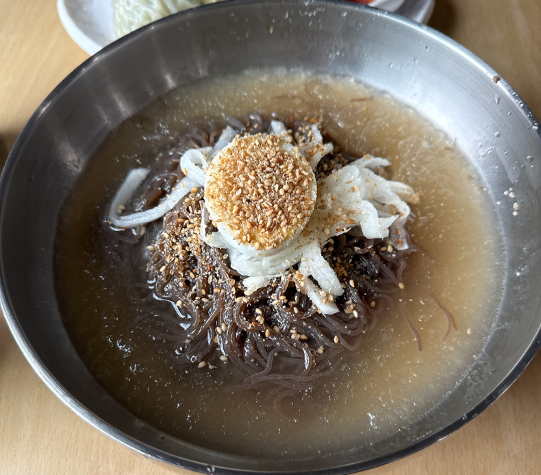 漢南洞（ハンナムドン）のトンア冷麺は2025年冷麺ランキングベスト3に入る美味しさ