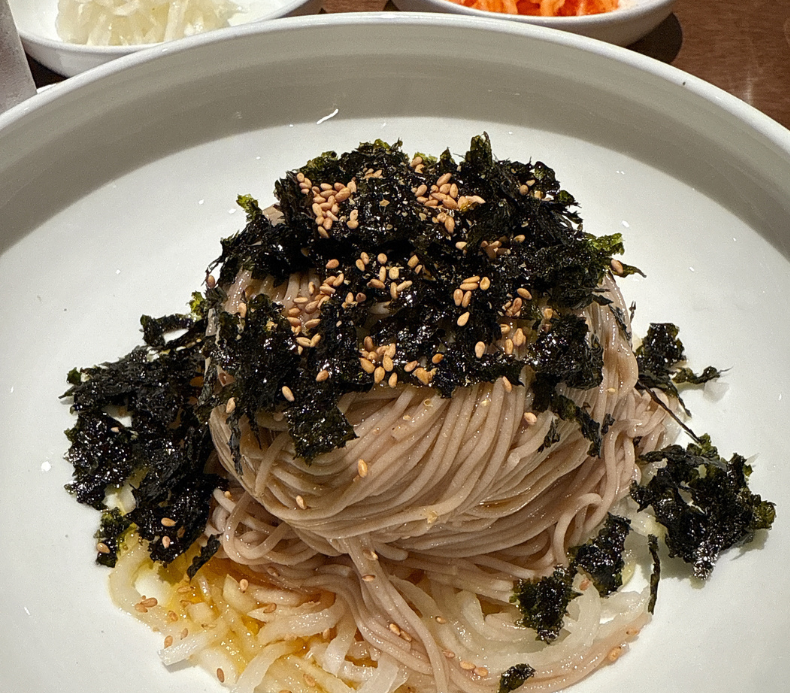 会賢（フェヒョン）でえごまの混ぜそばを味わうならソリョンに行くべき