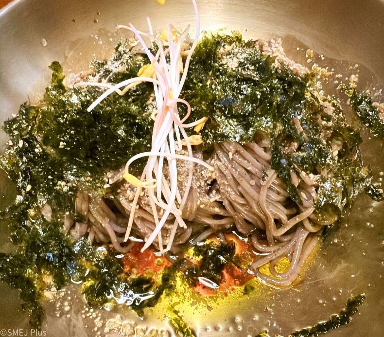 仁寺洞（インサドン）で人気の고씨네동해막국수は自家製麺のえごまの麺が本当に美味しい