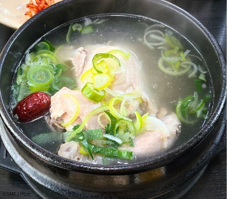 乙支路3街（ウルジロサムガ）で朝食に悩んだら장수삼계탕(長寿参鶏湯)を味わってみてほしい