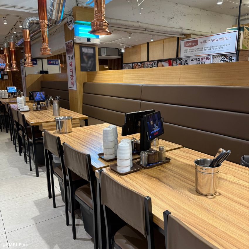 清潭洞（チョンダムドン）のソルロンタン専門店はやかんで登場するスープからして絶品