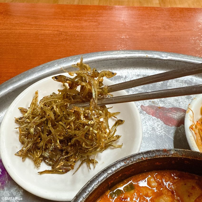 広蔵市場（クァンジャンシジャン）で朝7時からいただくスンドゥチゲは濃厚で深い味わい