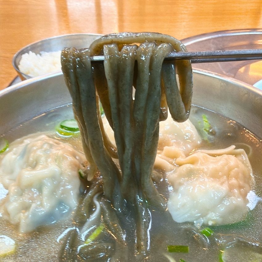 自家製手打ち麺