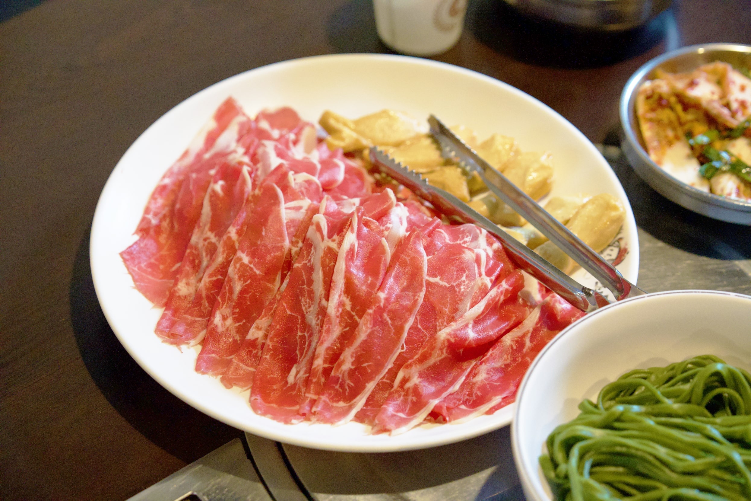 牛肉と魚の練り物の写真