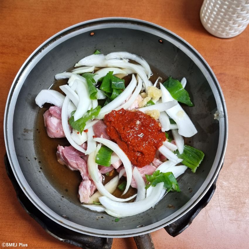 光化門（クァンファムン）の老舗「光化門チプ」、常連客でにぎわうキムチチゲの名店