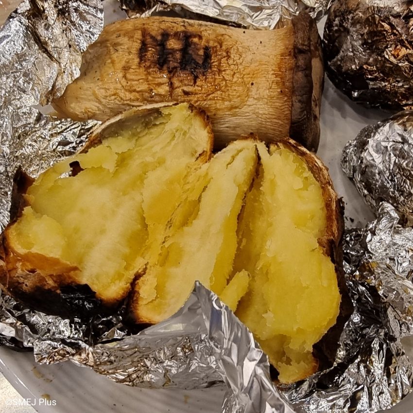 最初から網の下にあったサツマイモ