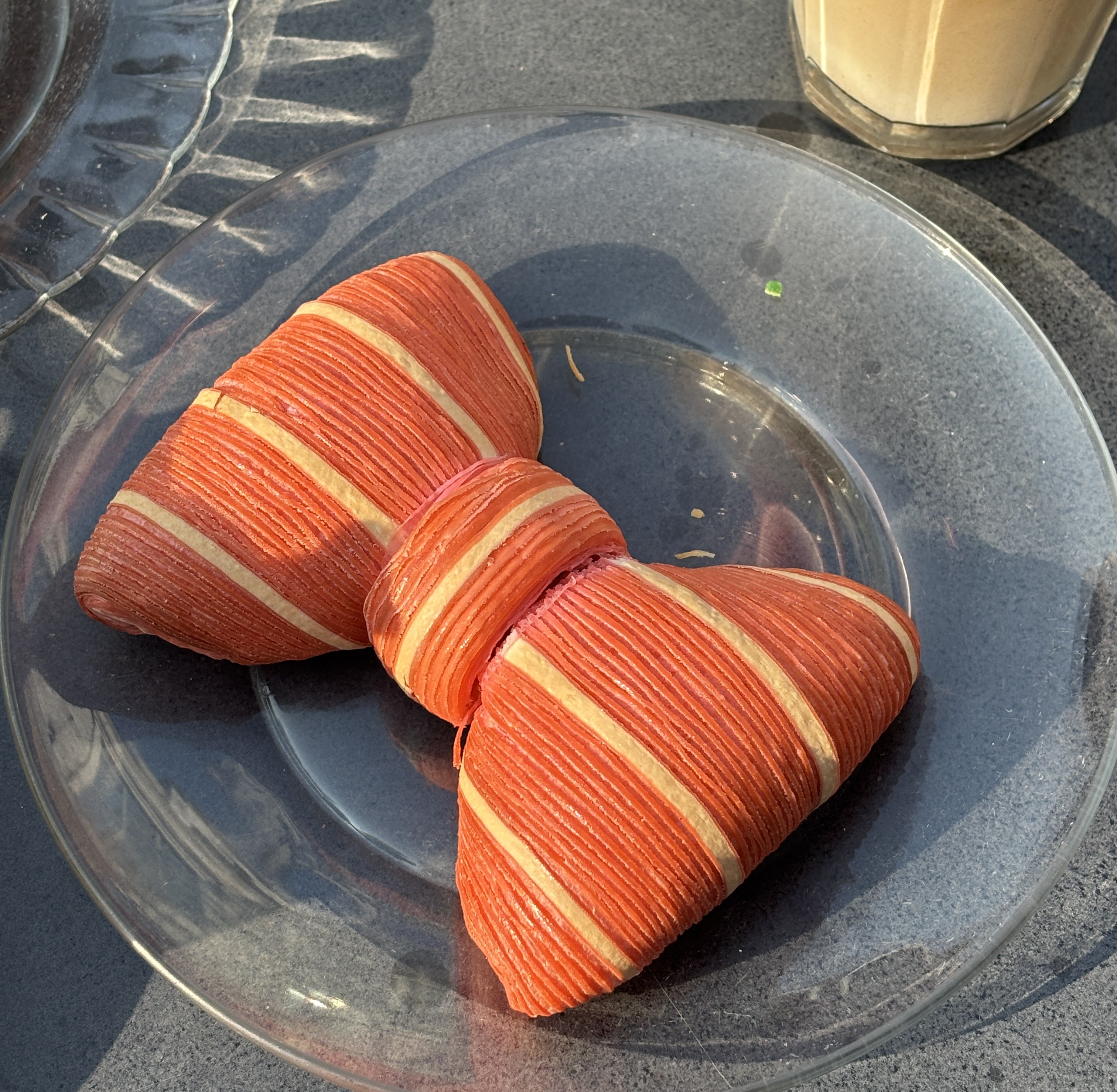 クリームがあふれてきます