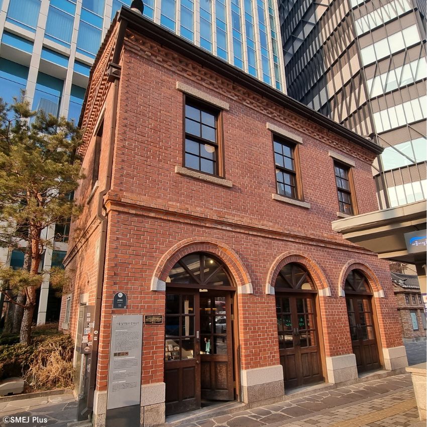 南大門市場のそばにたたずむレトロカフェ「珈琲島」で抹茶ティラミスにとろける