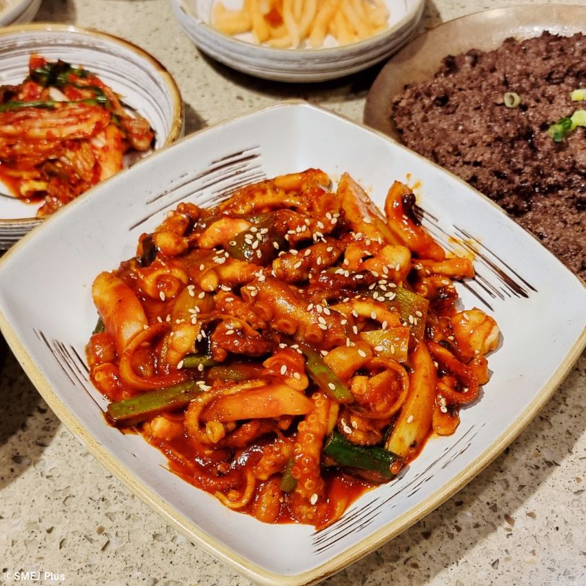 見るからに辛そうなナクチポックム