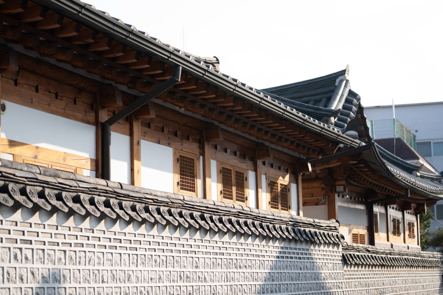 韓屋が建ち並ぶ北村（プクチョン）の写真