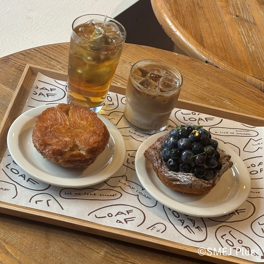カフェの名物・クイニーアマンはマスト