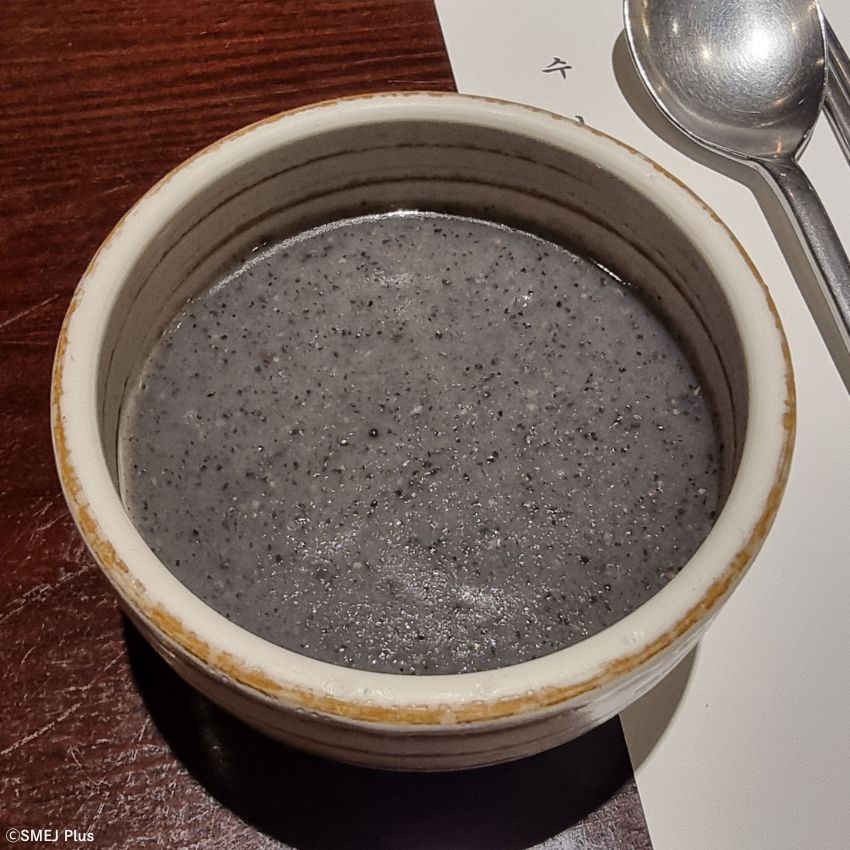ゴマの香ばしさで食欲がわいてきます