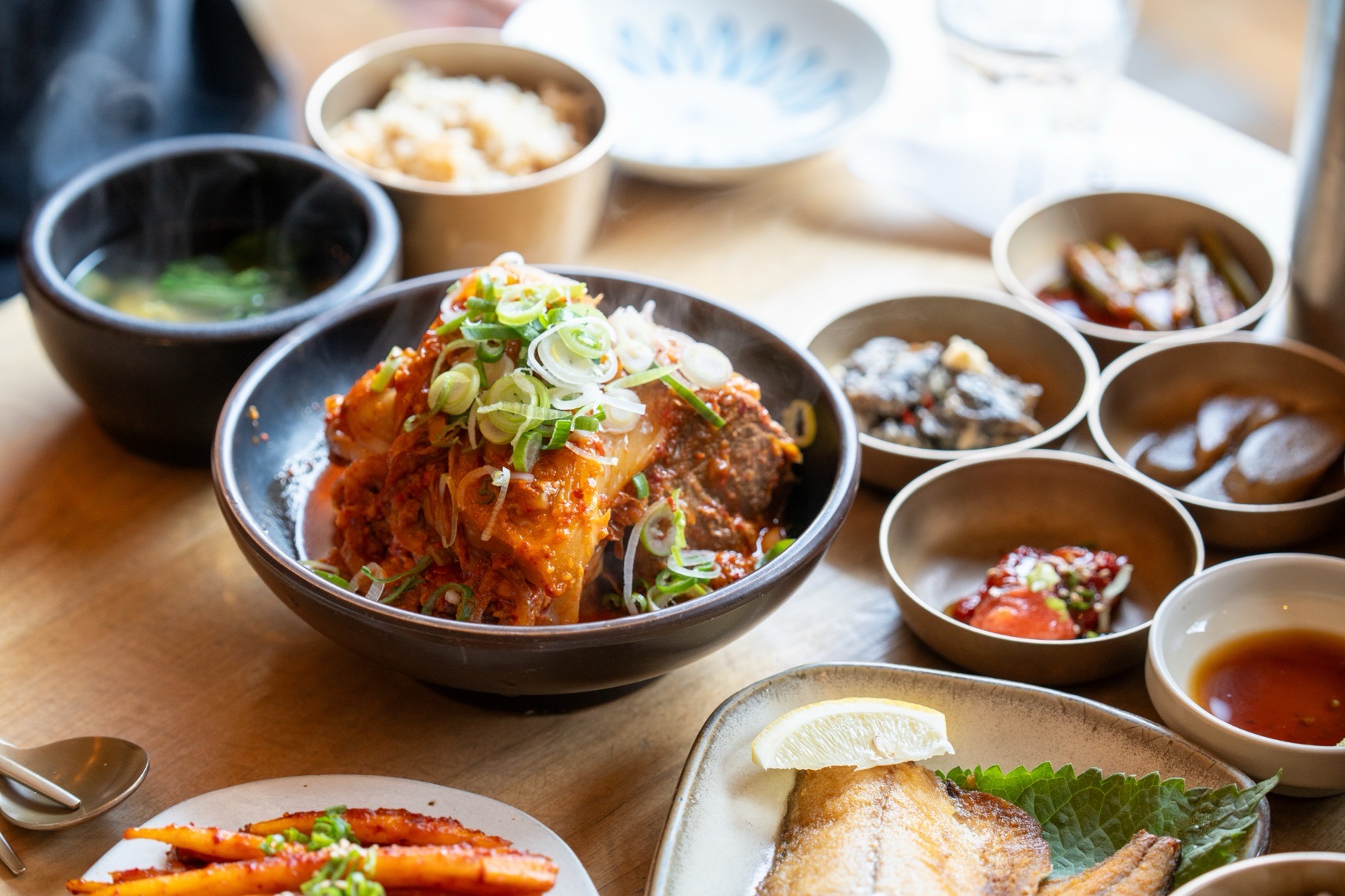 韓国家庭料理全体の写真