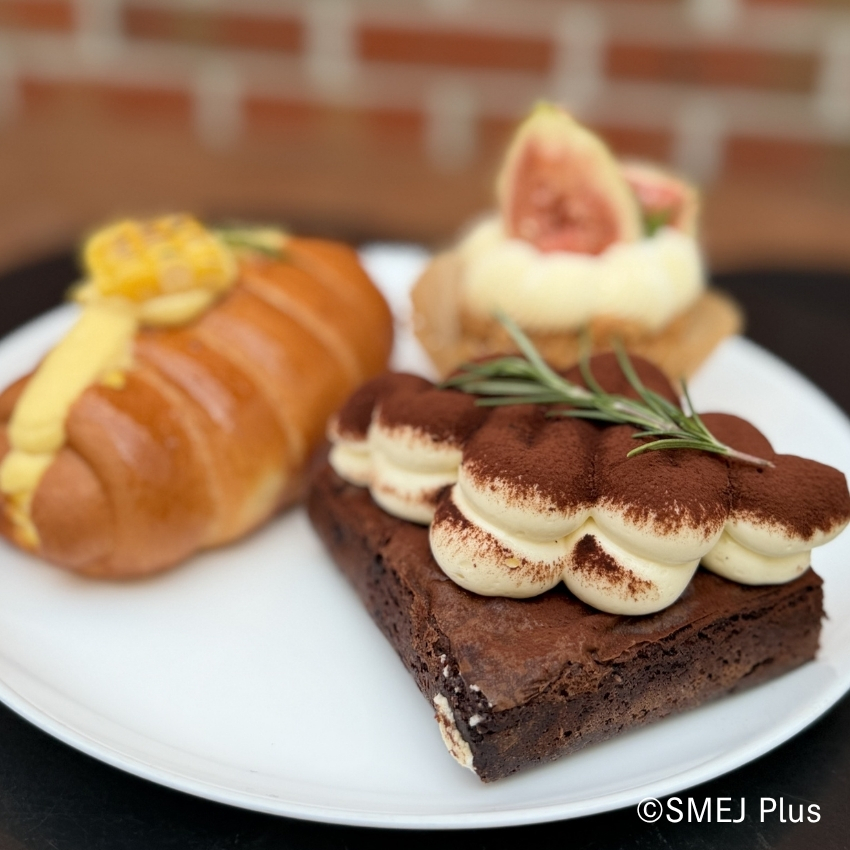 トッピングはチーズクリーム